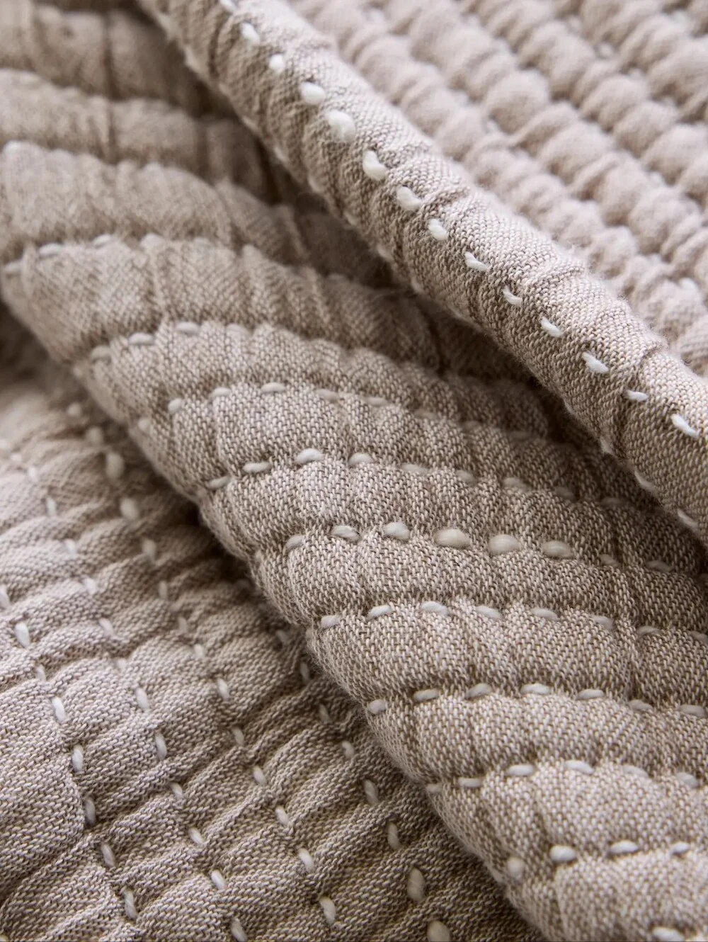 Quince  Full / Queen Channel Stitch Comforter With Shams Taupe NWT